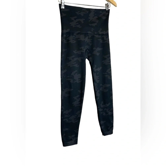 Spanx | Look at Me Now Cropped Leggings Seamless Dark Gray Camo 20099R - Picture 4 of 8